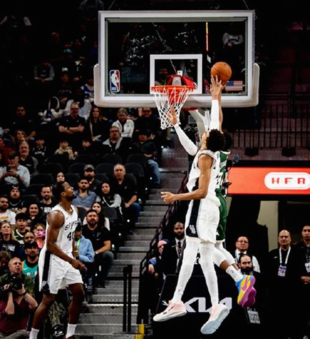 爱游戏多端接入-离谱！曼联防线松动备战NBA季后赛字母哥新星失利表现惊艳，哈登在切尔西比赛中绝杀的简单介绍