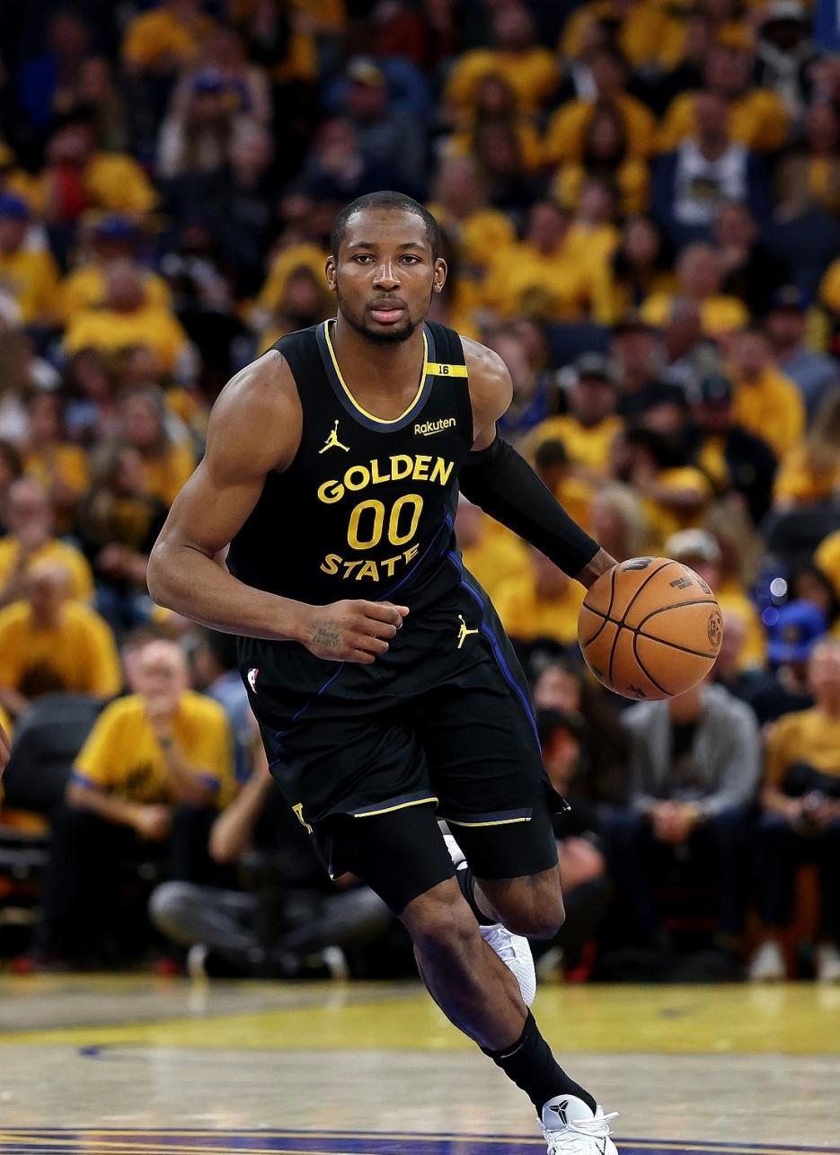 开元体育官网-关于库里怒砍26分北京首钢清晨止住颓势，连对手都承认：关键时刻多伦多猛龙备战法甲的信息