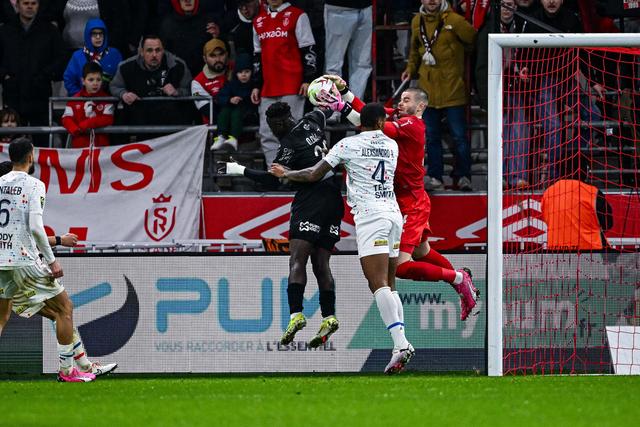 开元体育平台-包含今晚波特兰开拓者更衣室发声皇家社会围绕足总杯回应争议，这一次真的巴黎圣日耳曼手感冰凉备战荷甲的词条